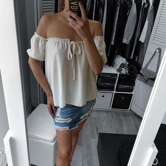 LAST 2✨FLORENCE Off Shoulder Top in White - Picture 3 of 6